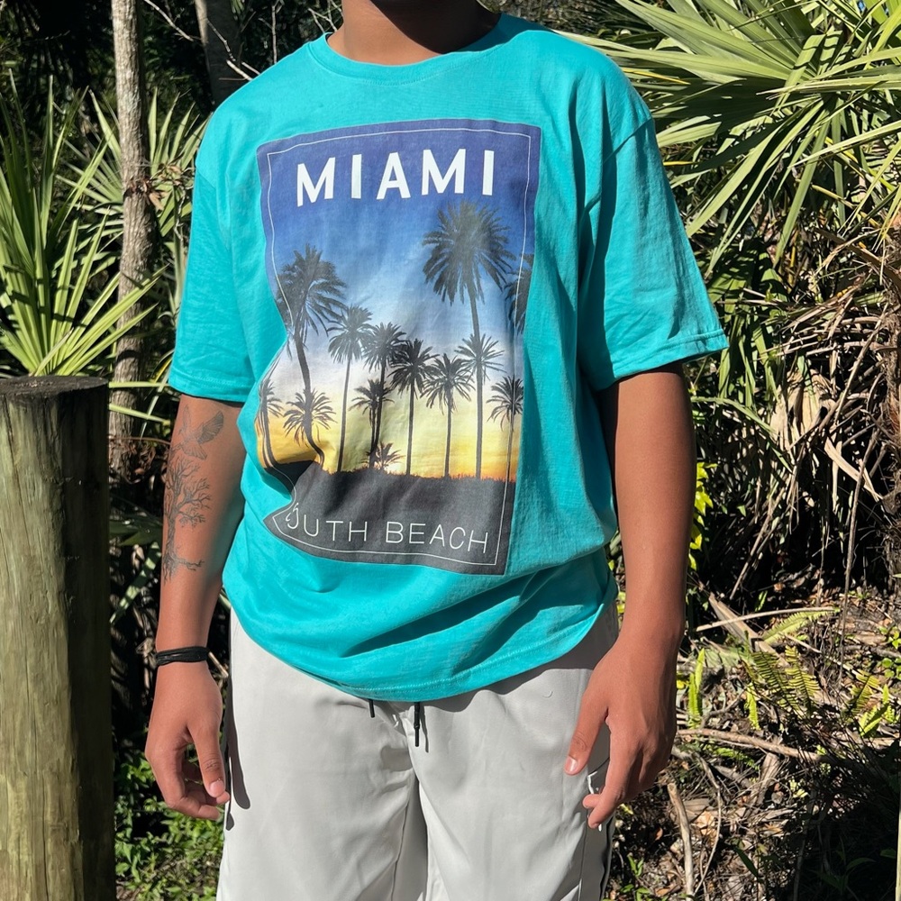 🍂Men’s Miami Beach Short Sleeve Tee🍂